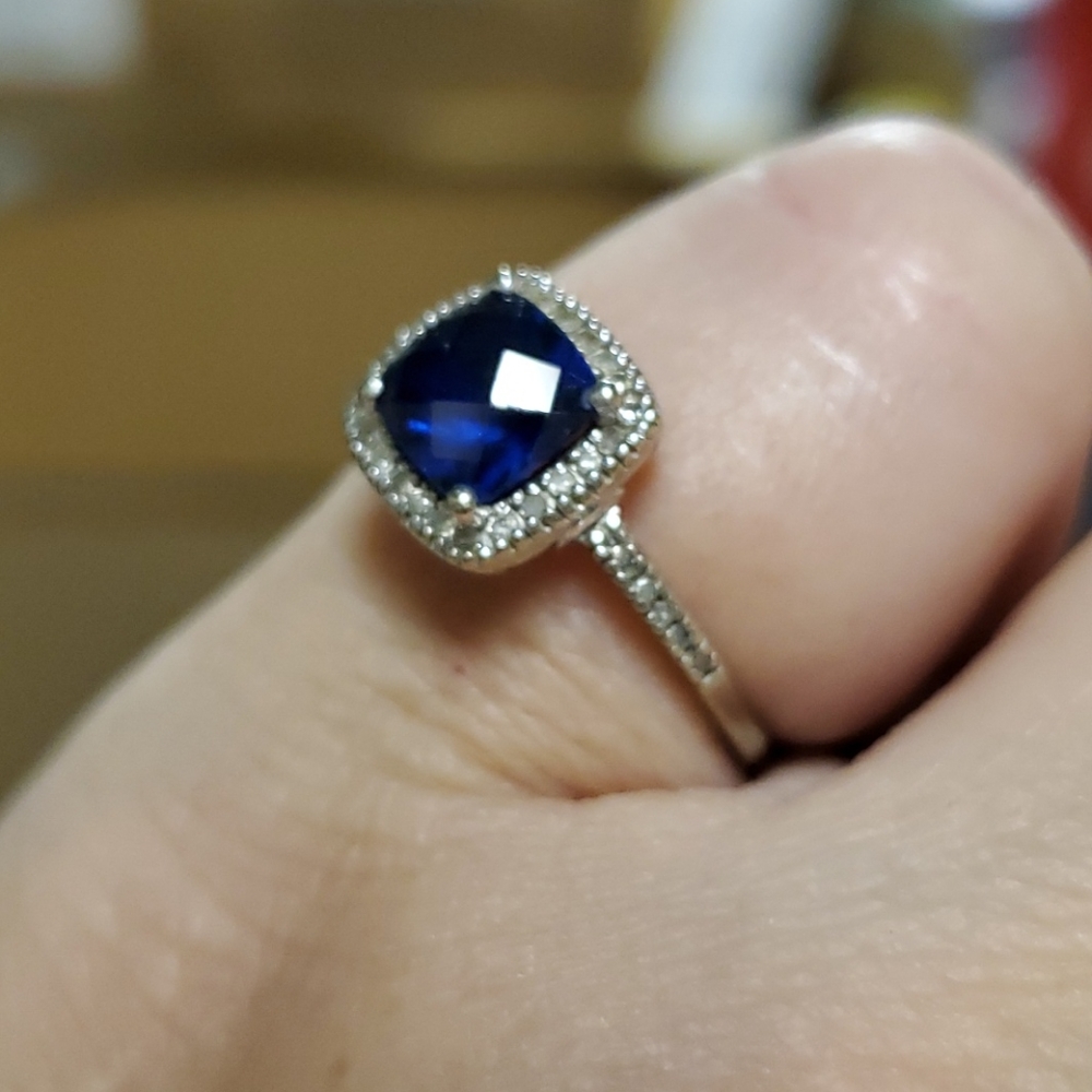 Ring - Picture 3 of 4